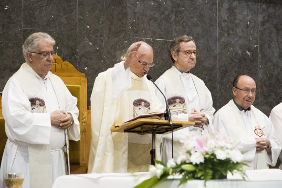 Parroquia - Padre Ángel Camino